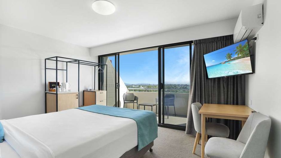 Gladstone Reef Motel Room