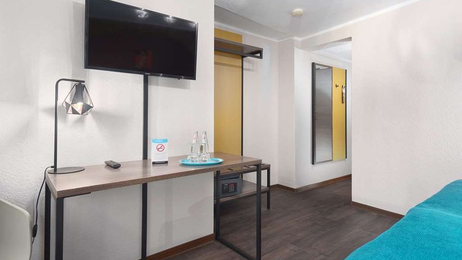 Ritter Hotel Room