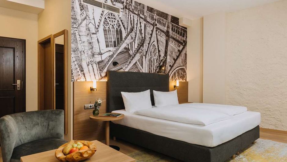 Altstadthotel Arch Room
