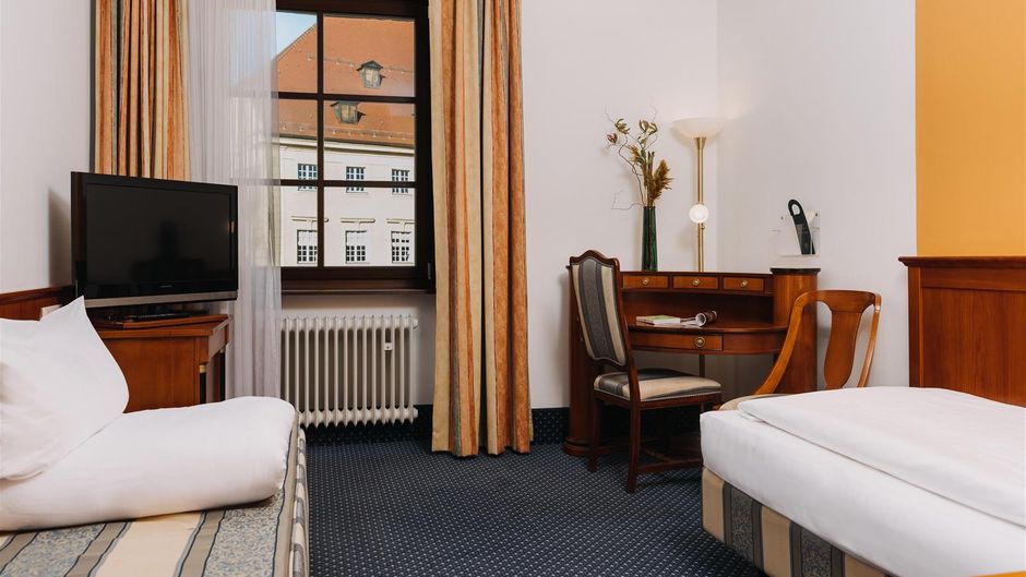 Altstadthotel Arch Room