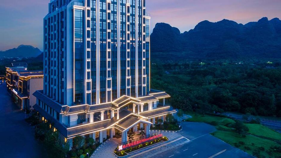 Hilton Garden Inn Xingyi Wanfenglin Exterior