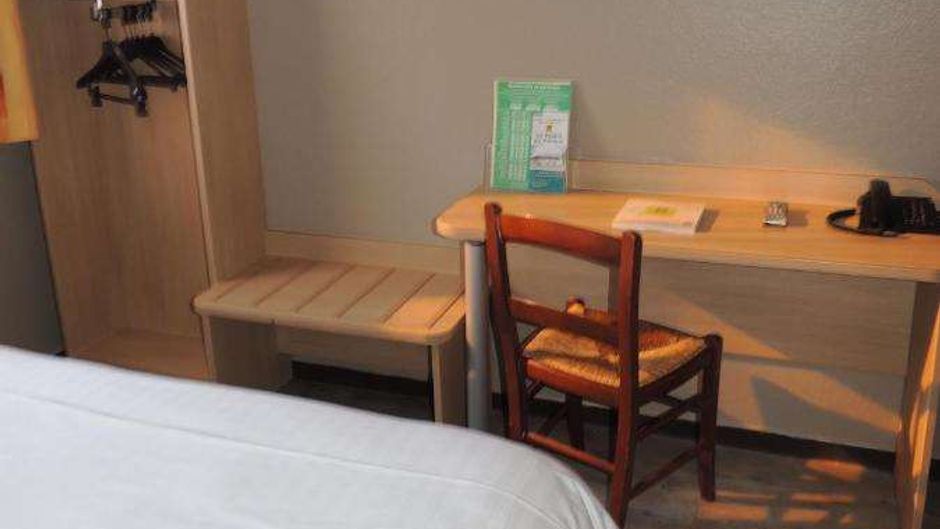 Lerelais du Parisis Room