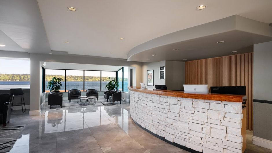 Anchor Inn & Suites, BW Signature Coll Lobby