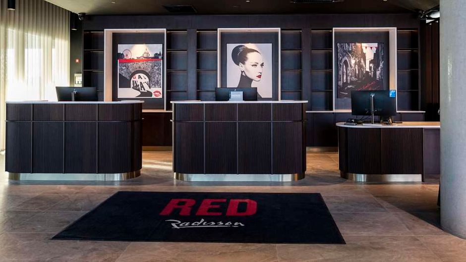 Radisson RED Galway Lobby