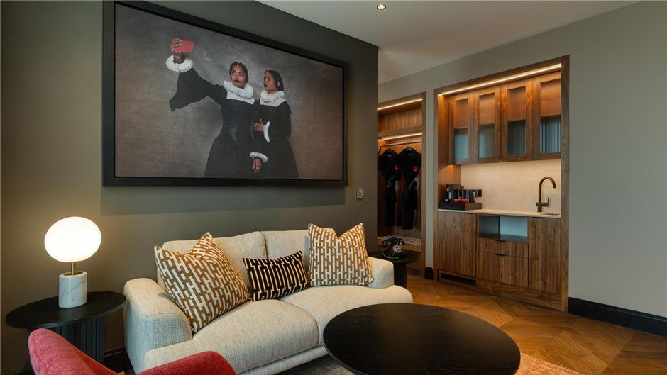 Radisson RED Galway Suite