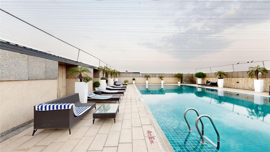 Svelte Delhi, Radisson Individuals Pool