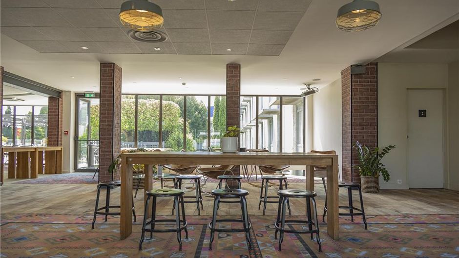 Campanile Troyes Lobby