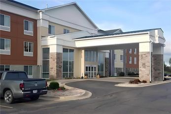 Peach Tree Inn and Suites