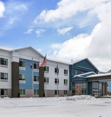Peach Tree Inn and Suites
