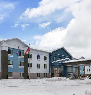 Peach Tree Inn and Suites
