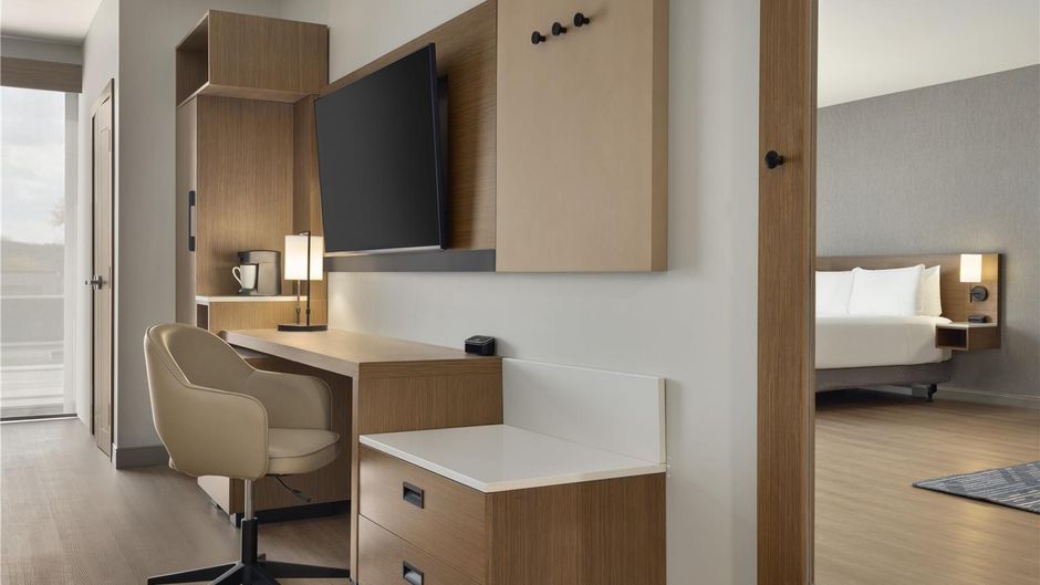 Hyatt Place Windsor Room