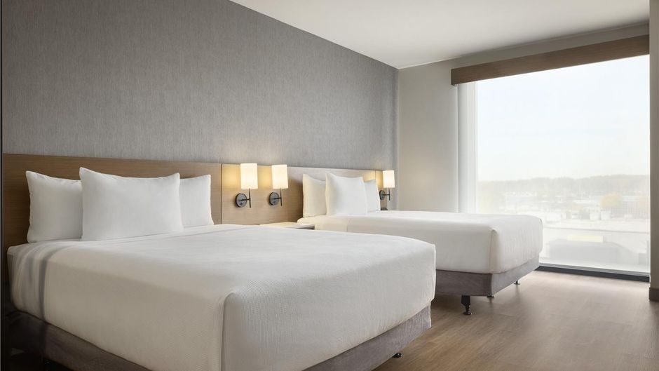Hyatt Place Windsor Room
