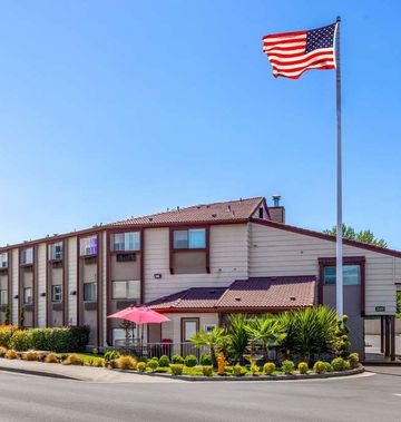 Ramada by Wyndham Medford Airport North