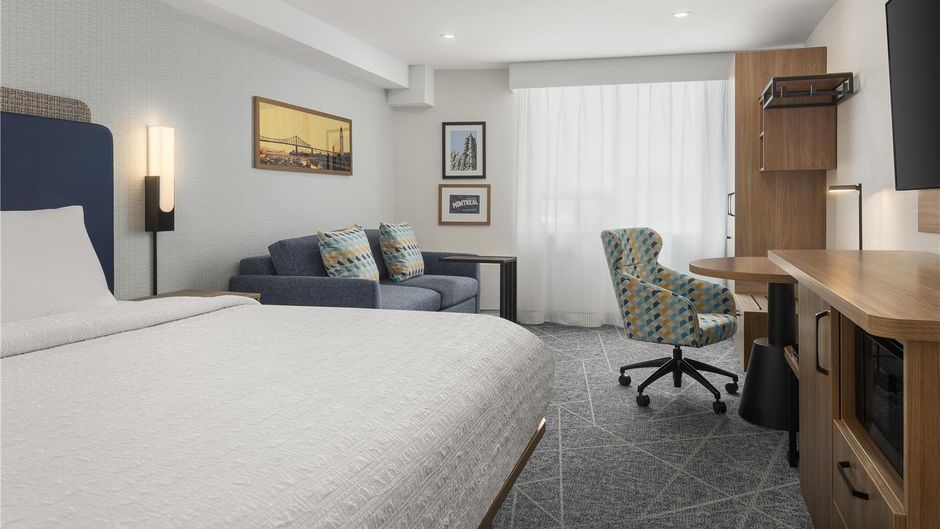 Hampton Inn Montreal East Anjou Room