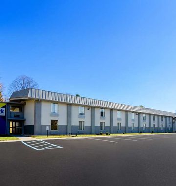 Spark by Hilton Daleville Roanoke North