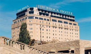 The Brock Niagara Falls, Tapestry Hilton