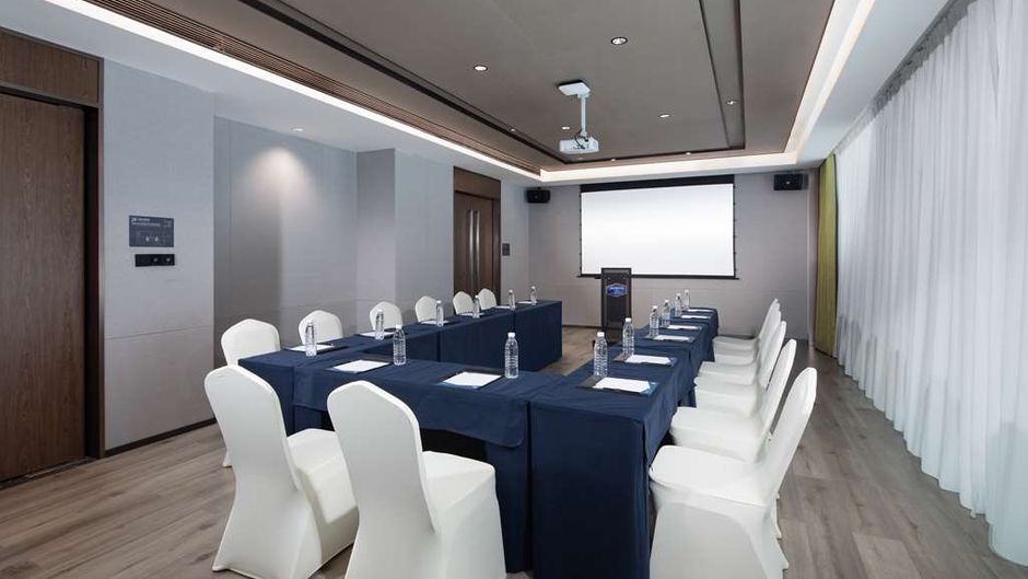 Hampton by Hilton Daqing Meeting
