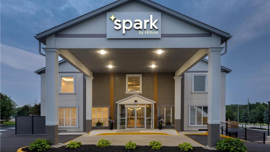 Spark by Hilton Woodstock Exterior