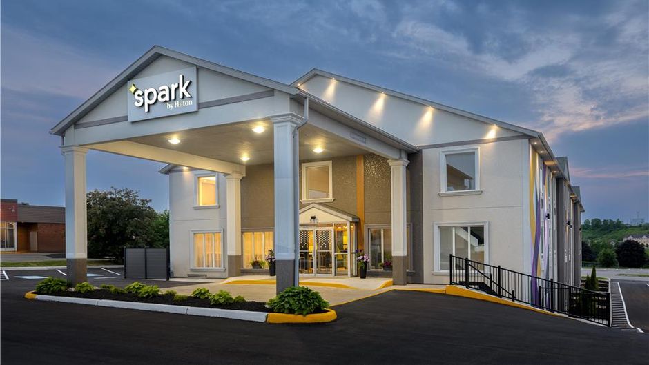 Spark by Hilton Woodstock Exterior