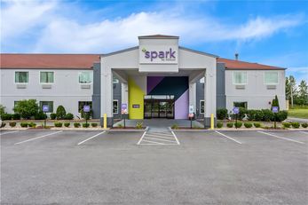 Spark by Hilton Oak Forest