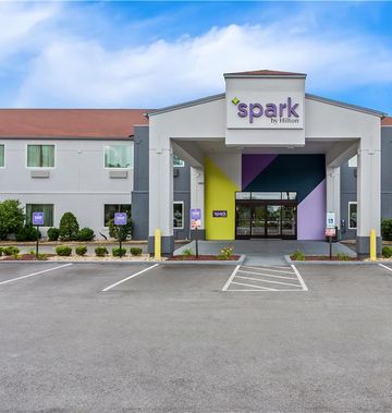 Spark by Hilton Oak Forest