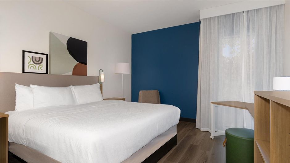 Spark by Hilton Montreal Room