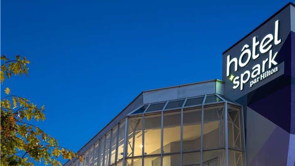 Spark by Hilton Montreal Exterior