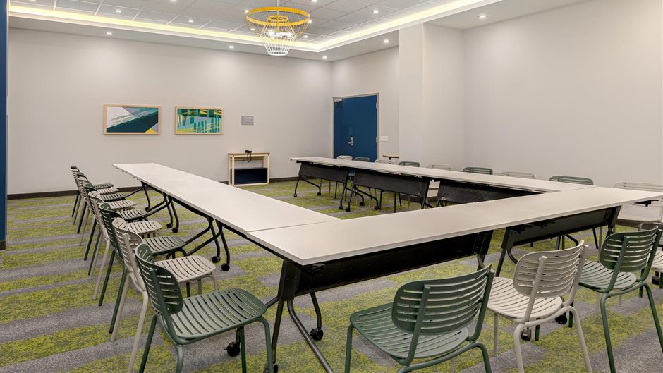 Spark by Hilton Montreal Meeting