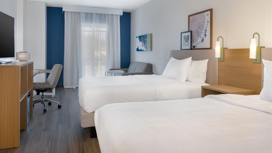 Spark by Hilton Montreal Room