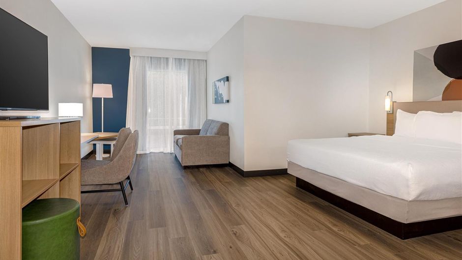 Spark by Hilton Montreal Room