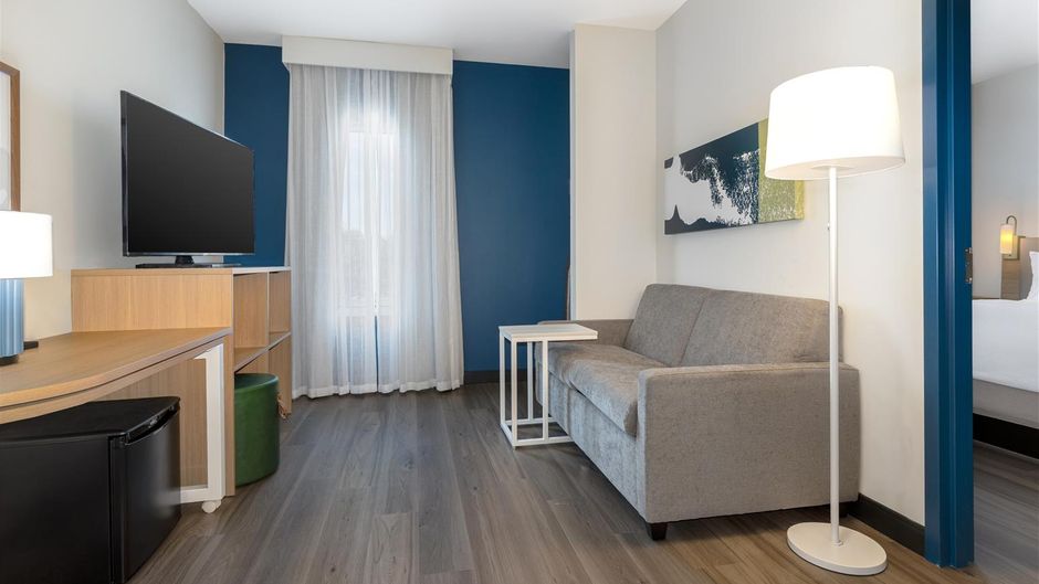 Spark by Hilton Montreal Room