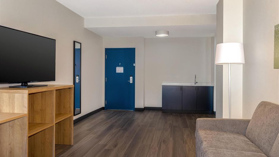 Spark by Hilton Montreal Room