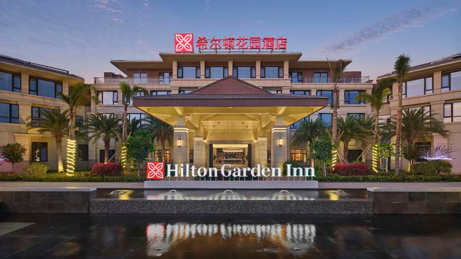 Hilton Garden Inn Sanya Bay Exterior