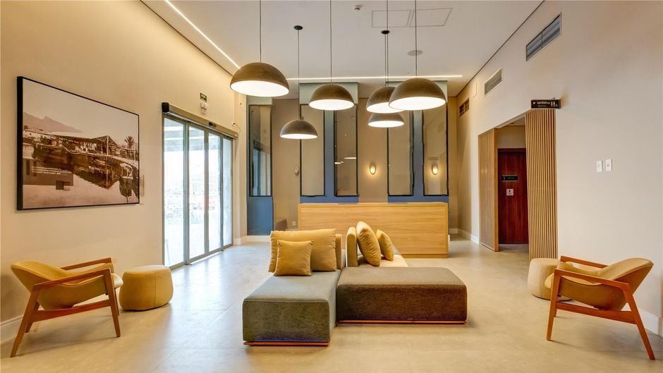 Hampton Caragu Lobby