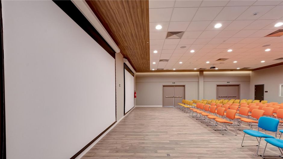 Hampton Caragu Meeting