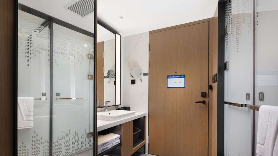 Hampton Inn XIY South Gate City Wall Room