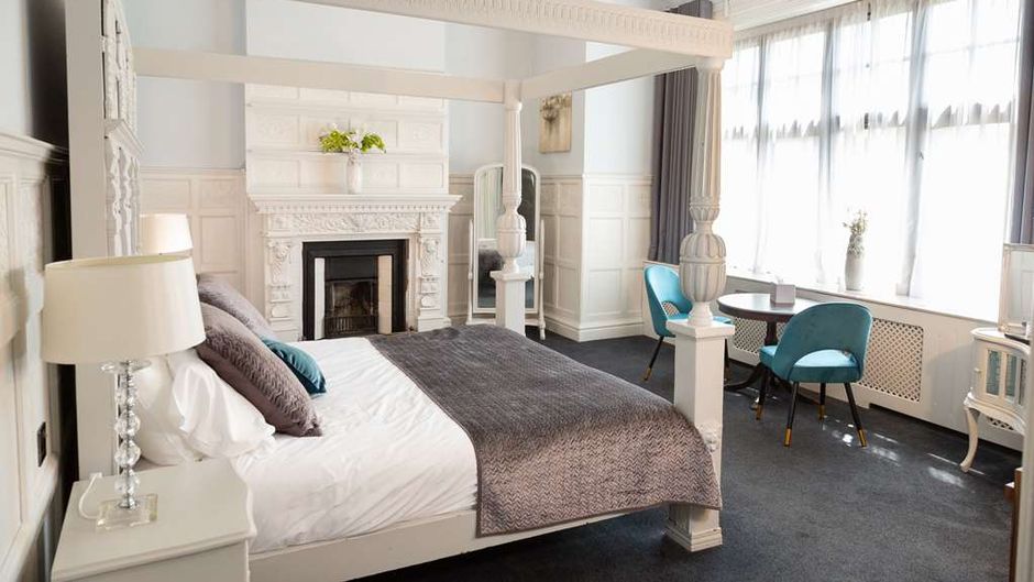 Stanhill Court Hotel Suite