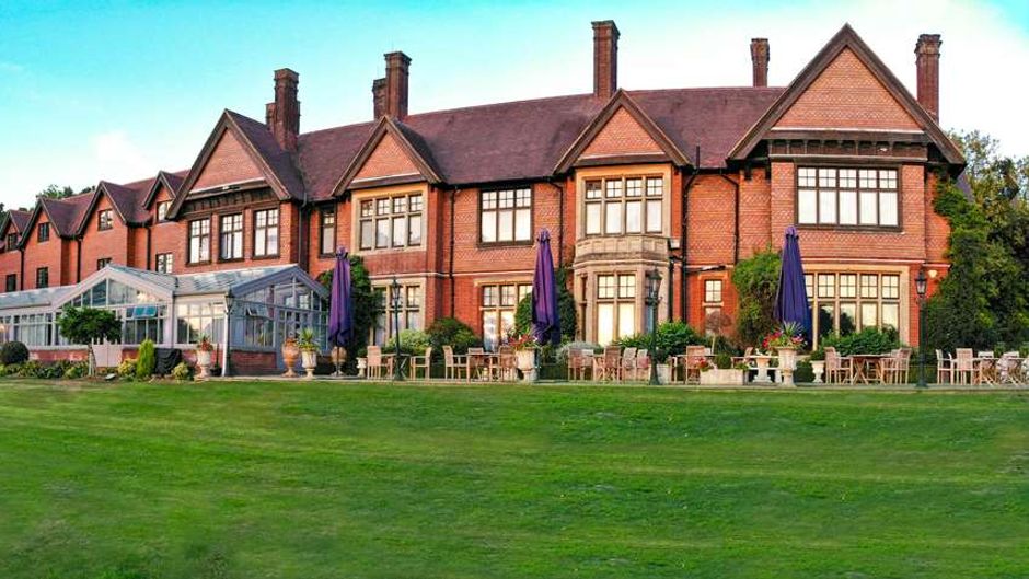 Stanhill Court Hotel Exterior