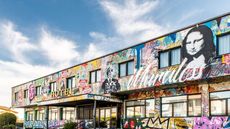Muraless Art Hotel
