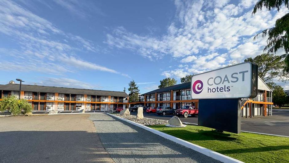 Coast Courtenay Hotel Exterior