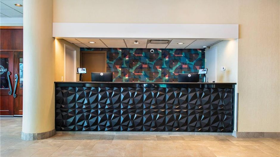 Grand Park Hotel & Suites Downtown Lobby