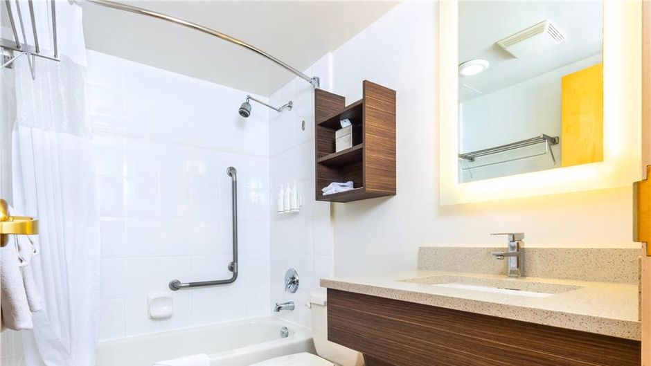 Grand Park Hotel & Suites Downtown Room