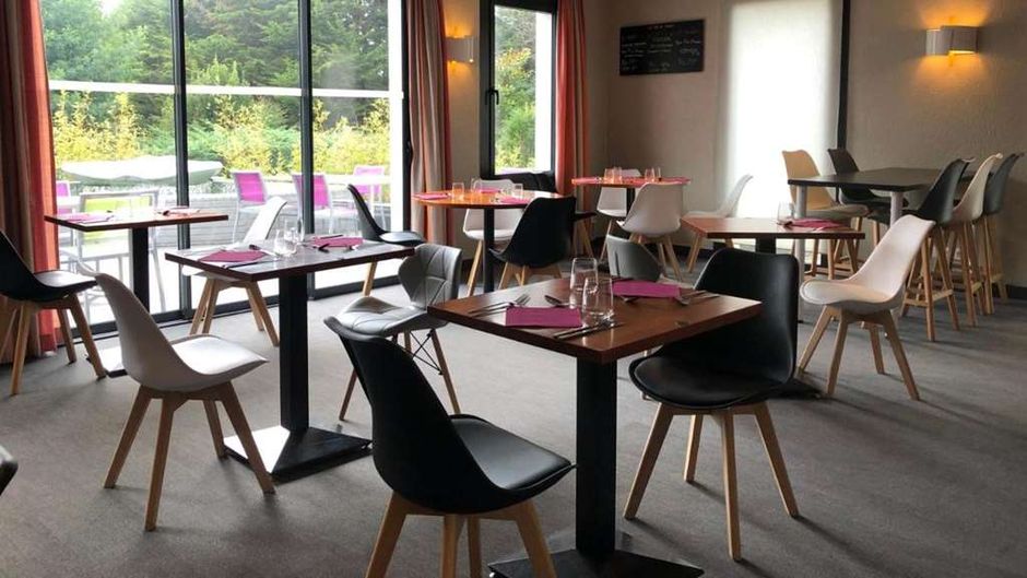 Logis Hotel Au Chene Vert Restaurant