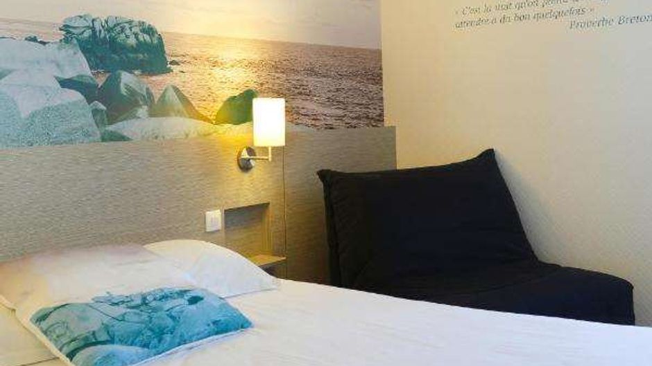 Logis Hotel Au Chene Vert Room