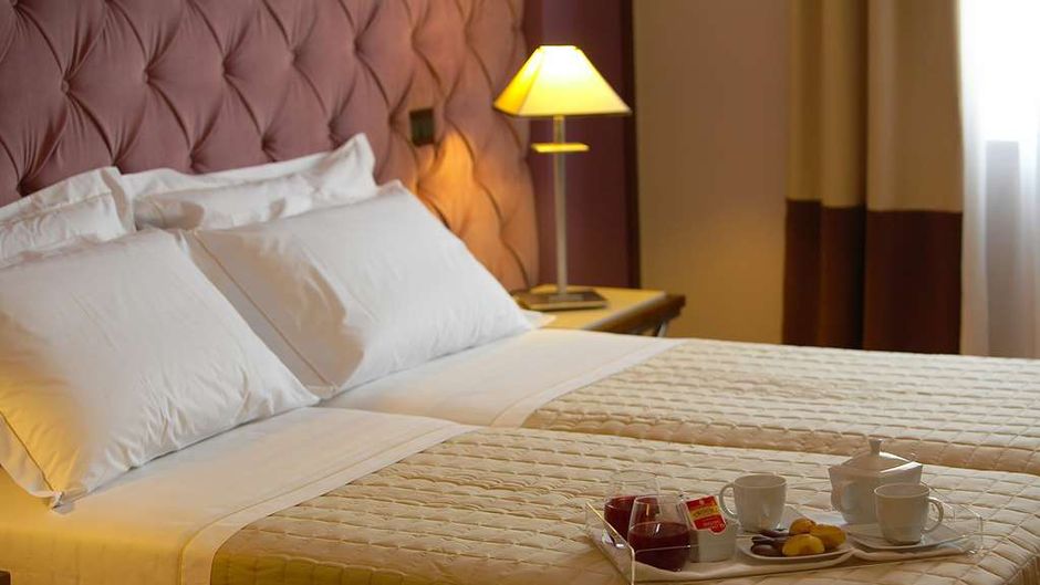 Hotel Messenion Room