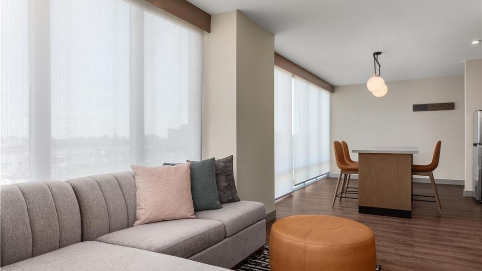Hyatt House/Airport Corporate Centre Suite