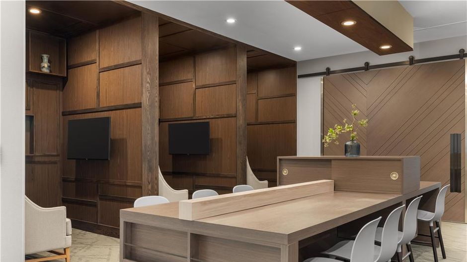 Hyatt House/Airport Corporate Centre Lobby