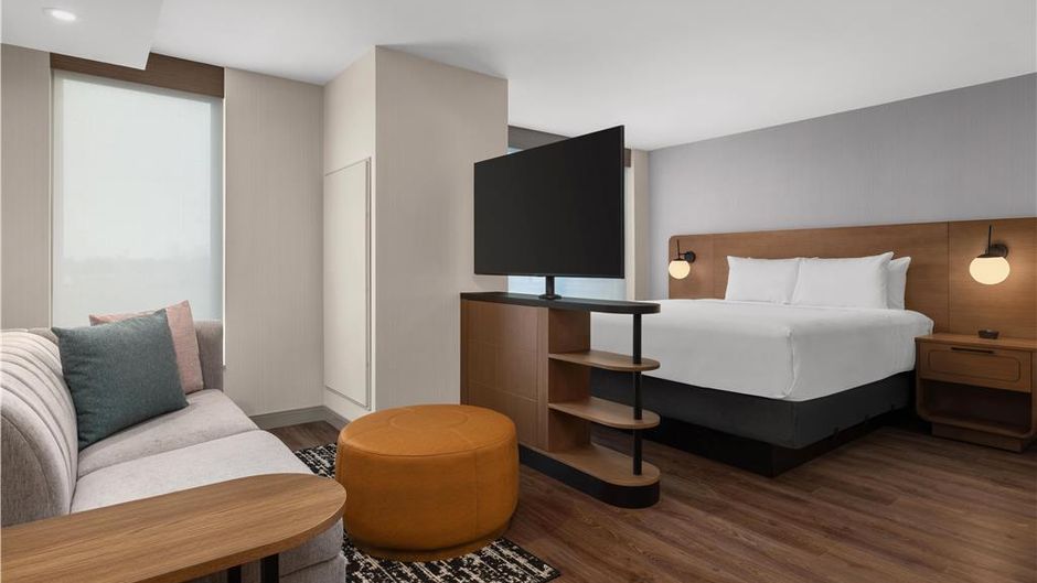 Hyatt House/Airport Corporate Centre Room