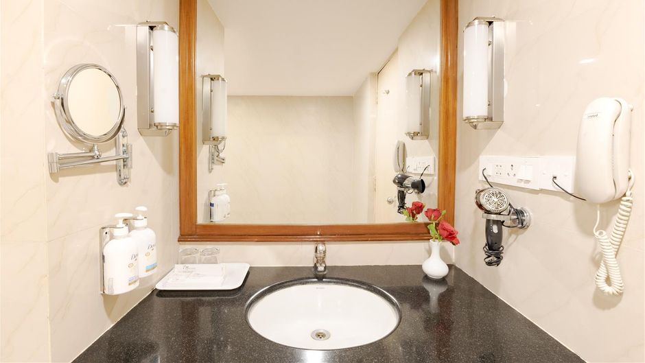 MGM Mark Whitefield Suite