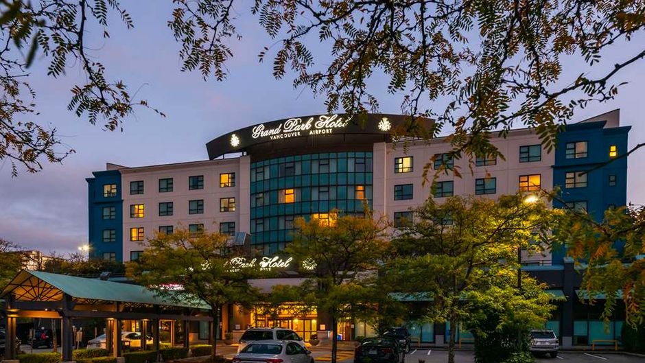 Grand Park Hotel Vancouver Airport Exterior